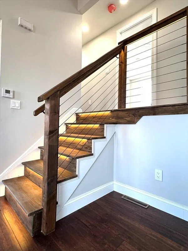 76 Foster St Photo 12