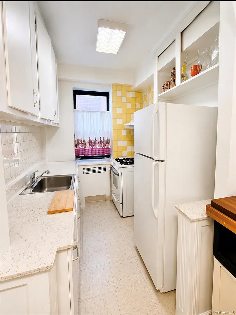 420 West 206th Street  #3G Photo 6