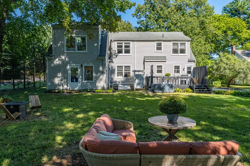 343 Horse Pond Road Photo 34