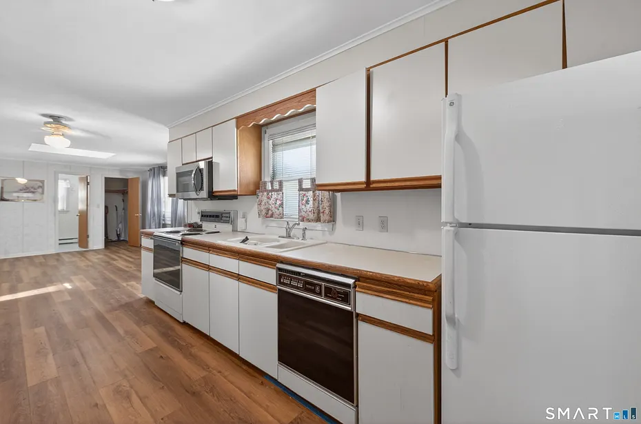 60 Gilbert Avenue Photo 6