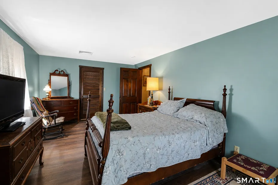 Suffield Single Family Photo 37