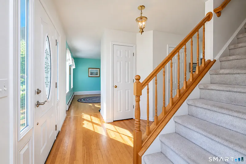 240 Beach Street Photo 5