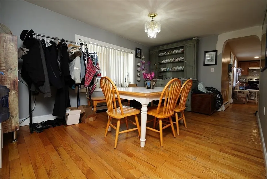 31 Floyd St Photo 8
