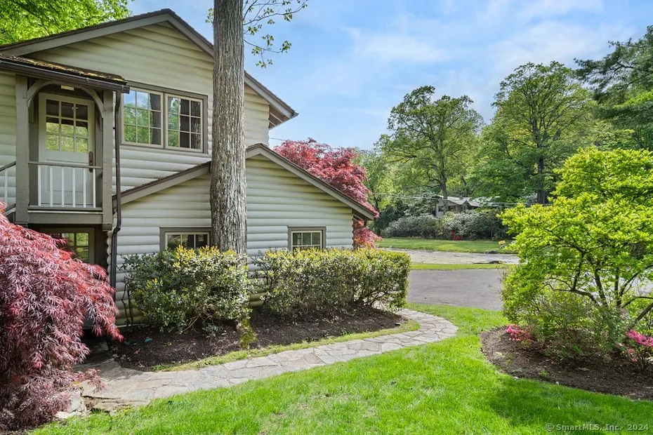 Stamford Single Family Photo 26