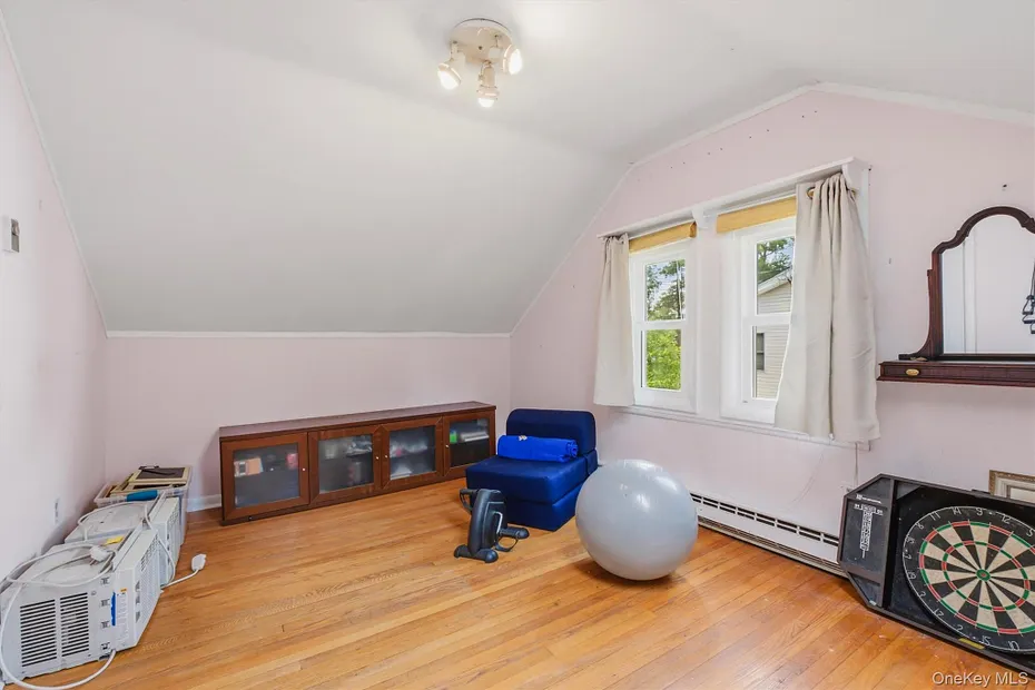 24 Tamarack Road Photo 17