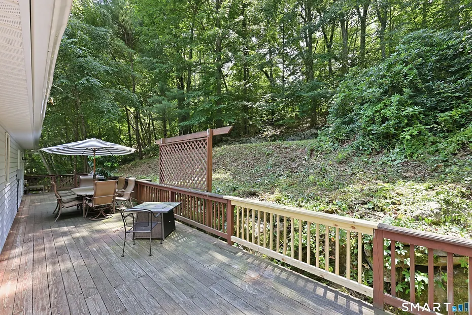 8 Old Bridge Road West Photo 30