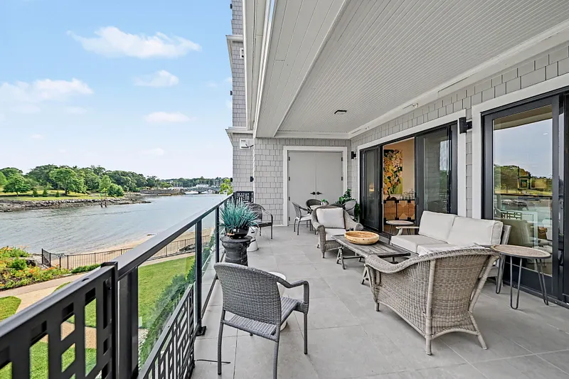 740 Davenport Avenue  #1 Photo 16
