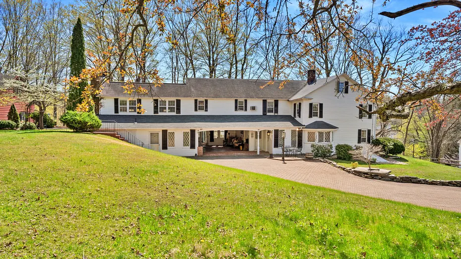6 Tyringham Rd Photo 1