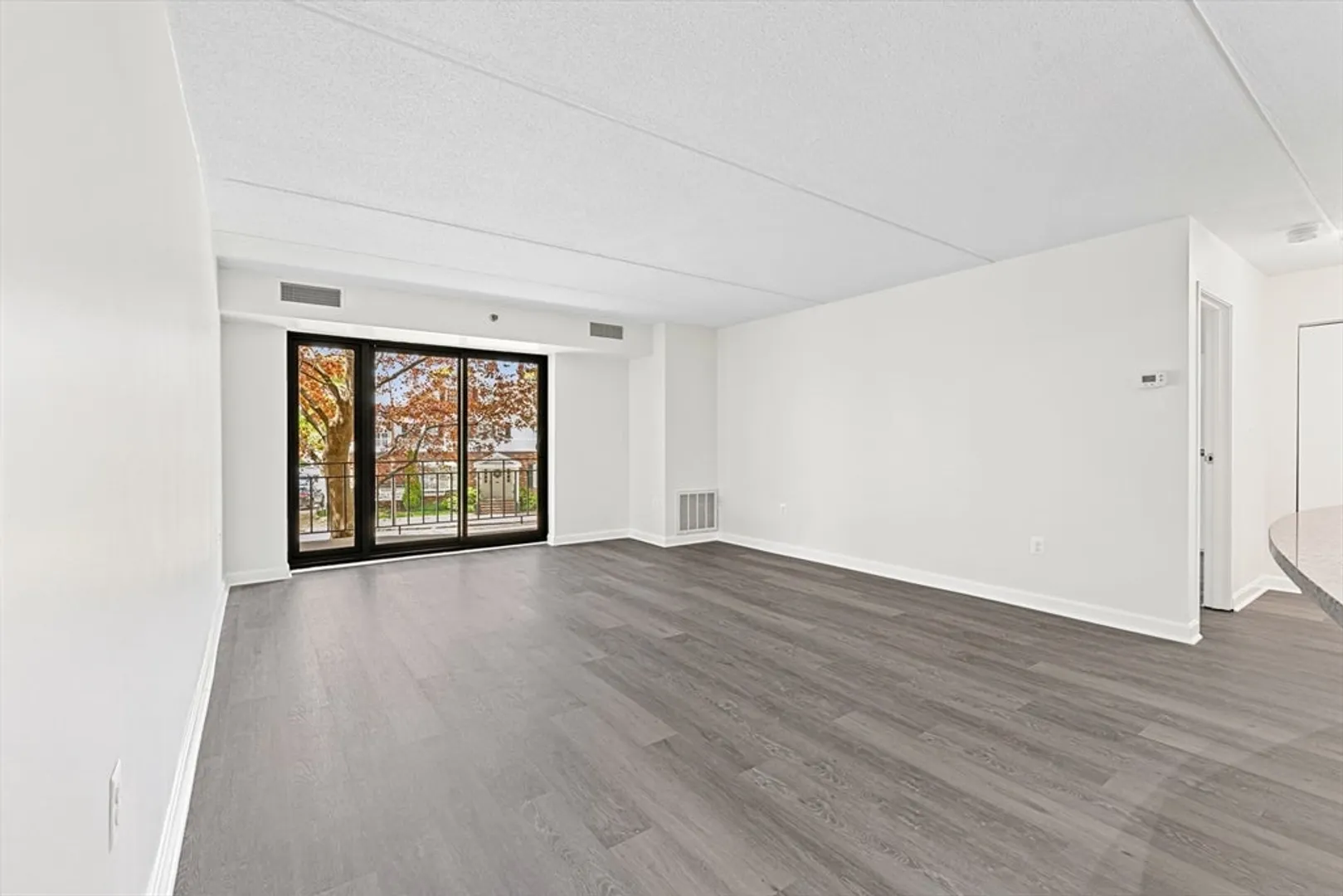 275 Main St  #403 Photo 7