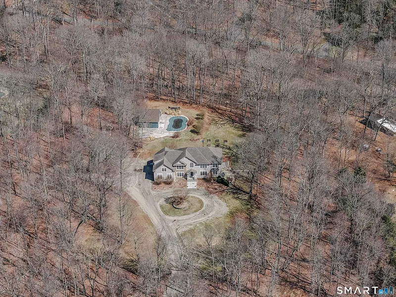 380 Southbury Road Photo 35