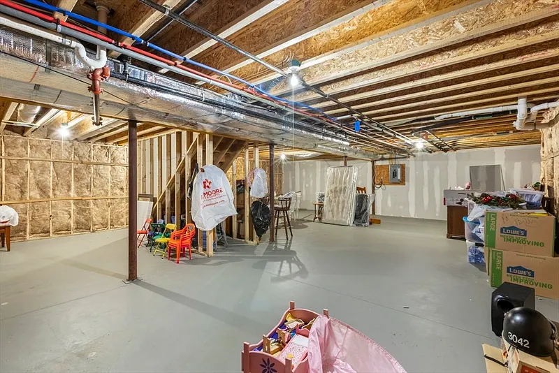 631 East St #L101 Photo 27
