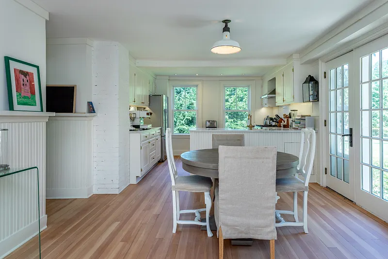 135 Wykeham Road Photo 12