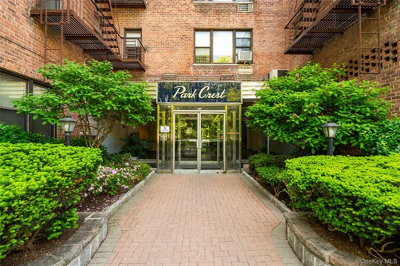 575 Bronx River Road  #6C Photo 1