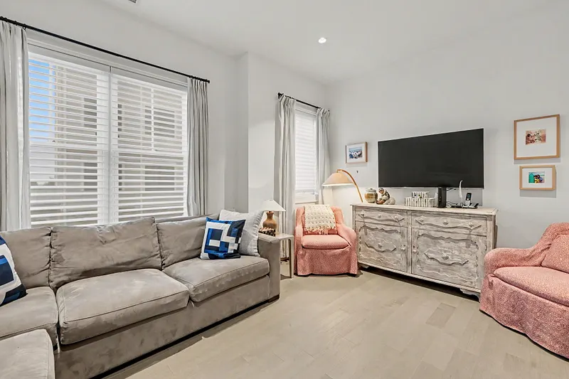 740 Davenport Avenue  #1 Photo 32