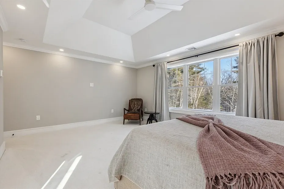 16 Crown Road Photo 26