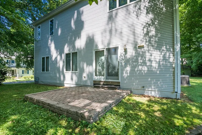 62 Fairview Ave Photo 29