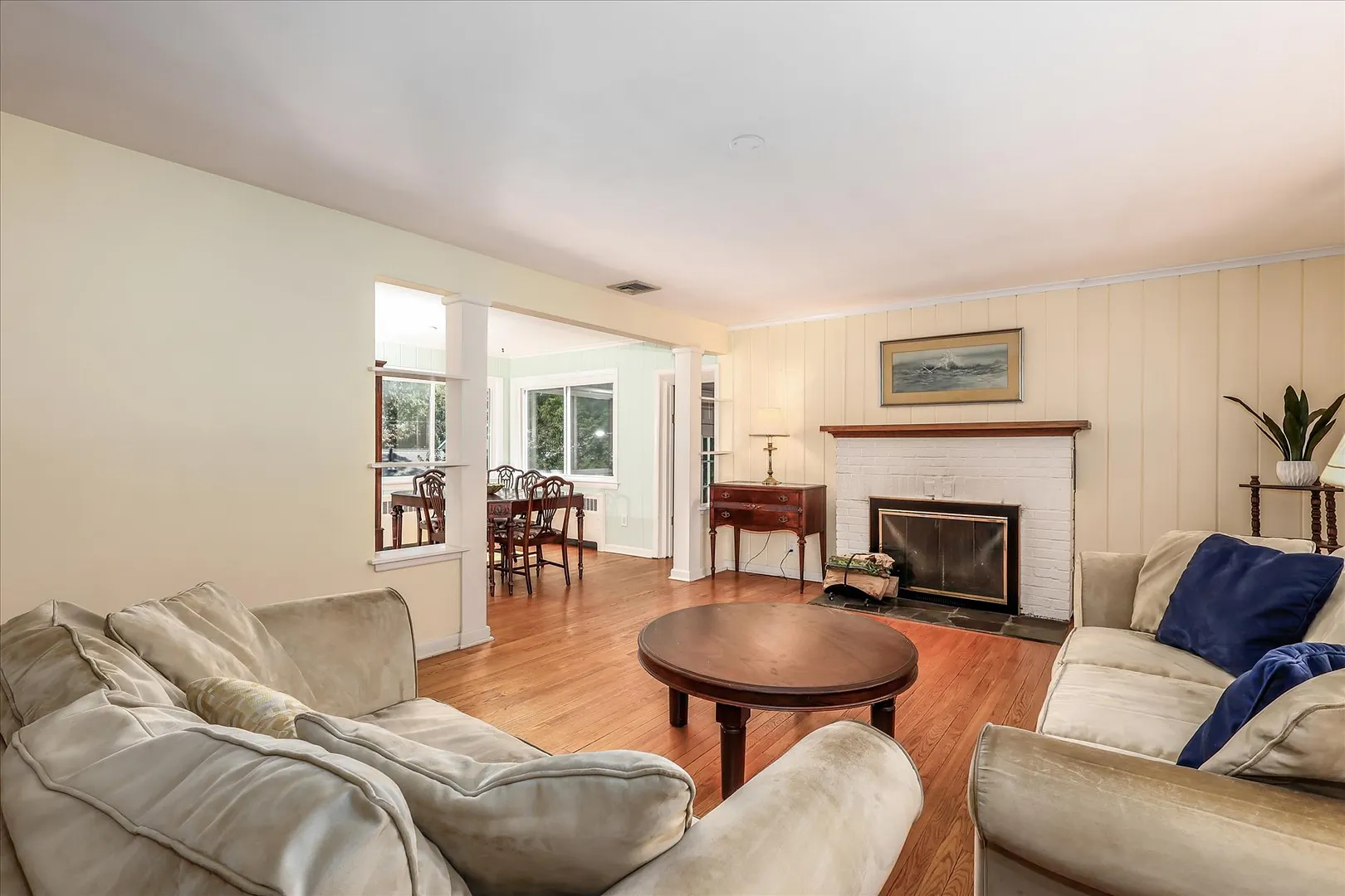 86 Crown Street Photo 4