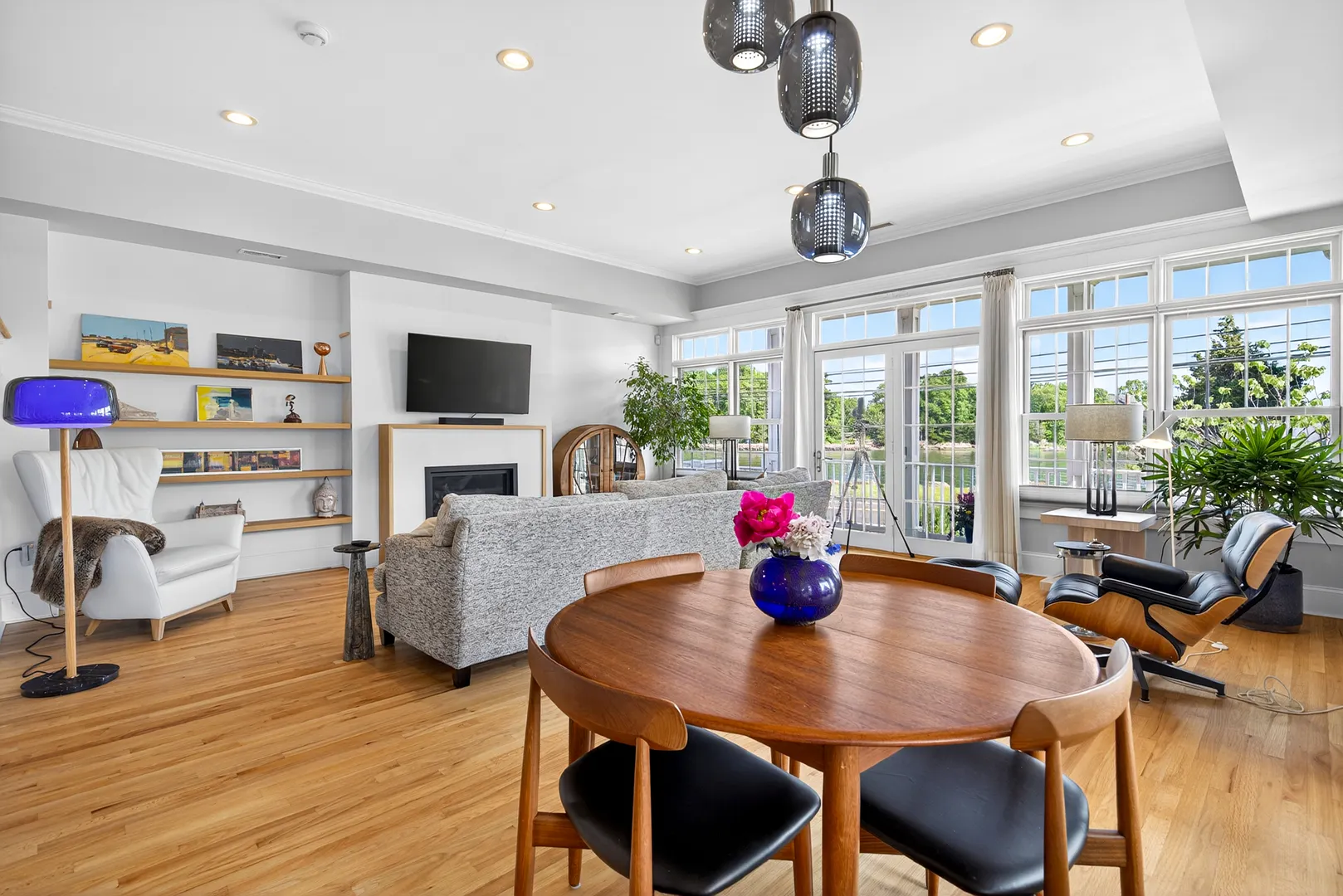 284 Shore Drive Photo 11