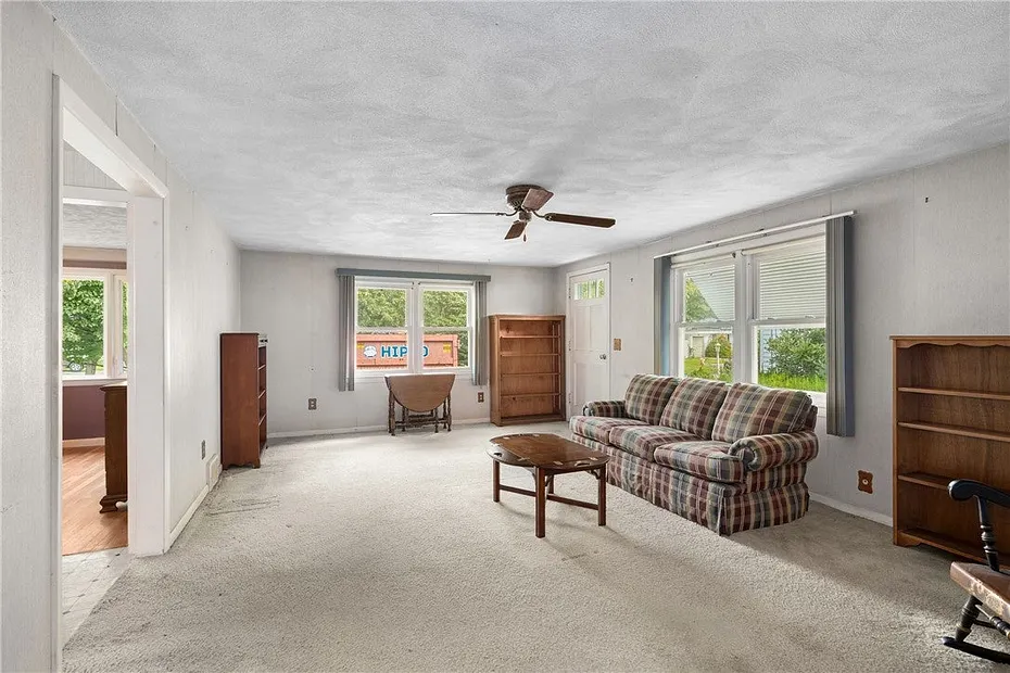 108 Longfellow Drive Photo 12