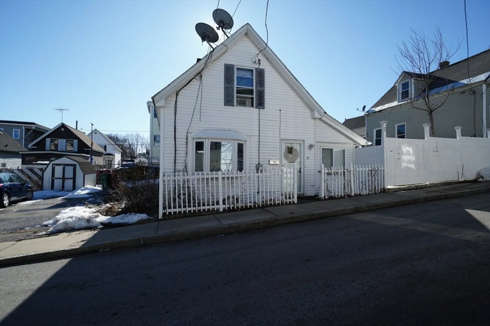 31 Floyd St Photo 2