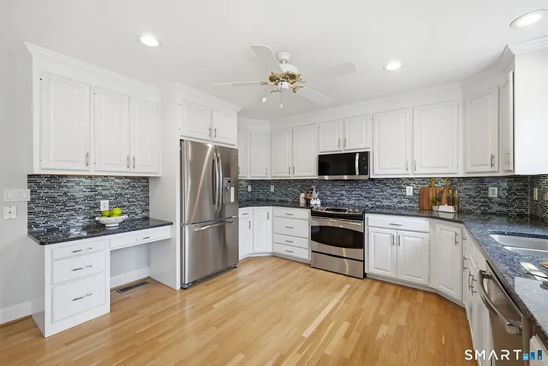 136 Talcott Ridge Road Photo 9