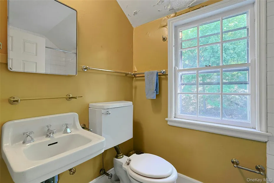 982 Bradley Parkway Photo 29