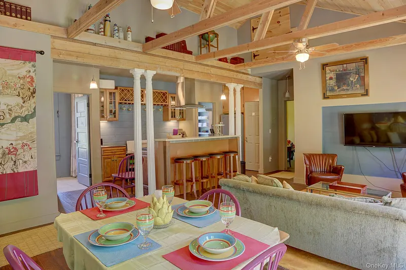 18 Stagecoach Lane Photo 16