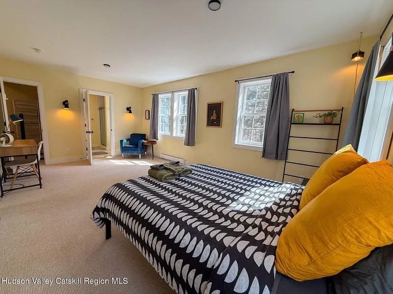 2211 W Hubbell Hill Road Photo 23