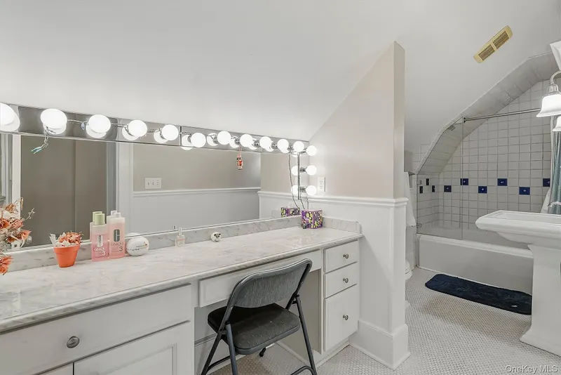 28 Observatory Drive Photo 30
