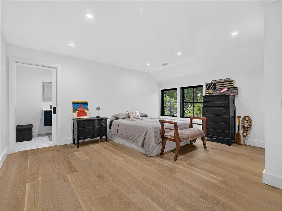 34 Lanphere Road Photo 28