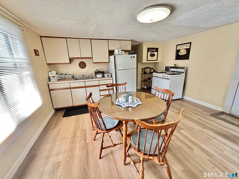 697 Washington Avenue Photo 18