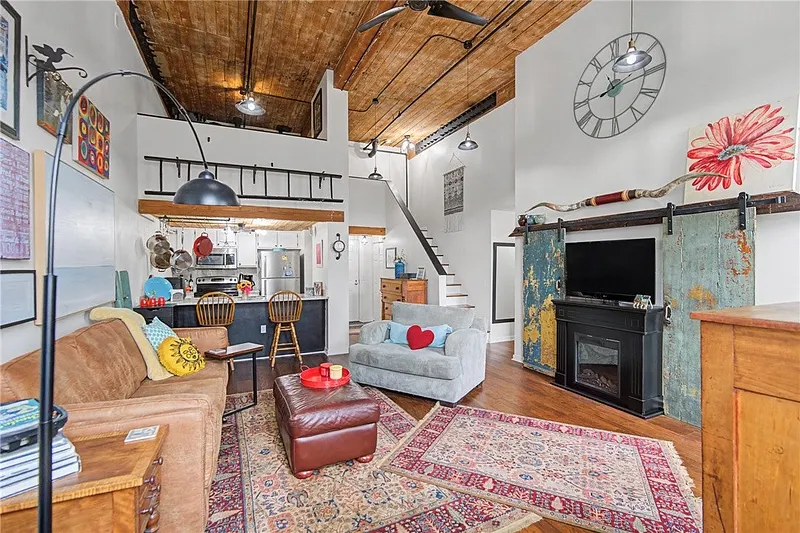 15 Higgins Street  #317 Photo 1