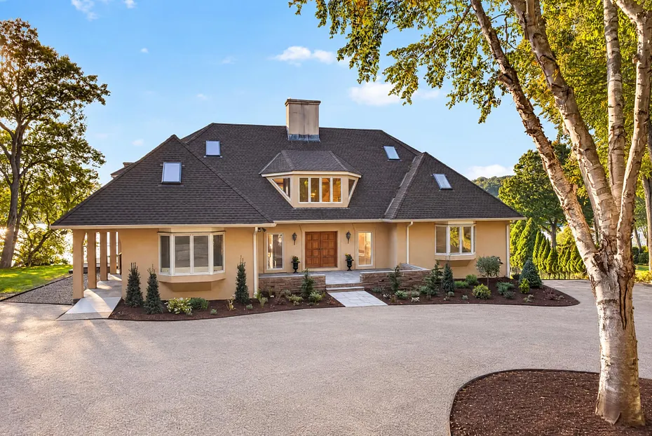 87 Cove Road Photo 1