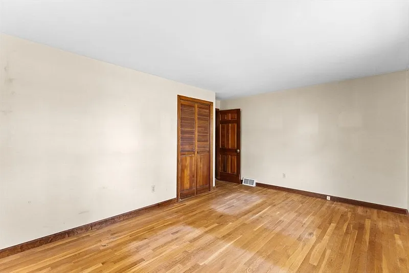 15 Hillside Dr Photo 19
