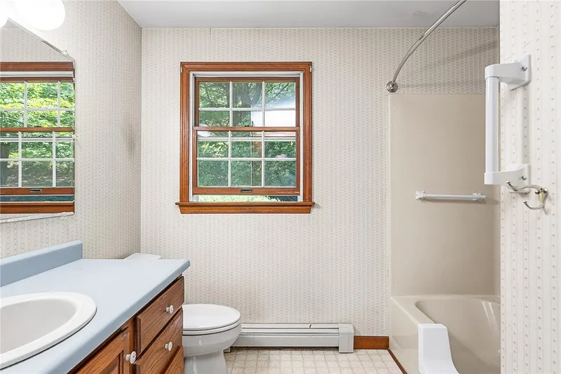 590 Shannock Road Photo 25