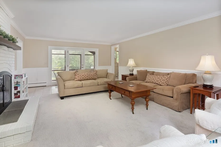 32 Burton Road Photo 10