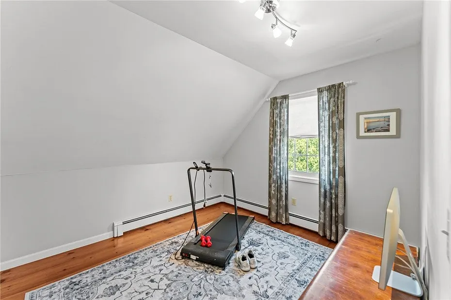 14 Wolcott Avenue Photo 29