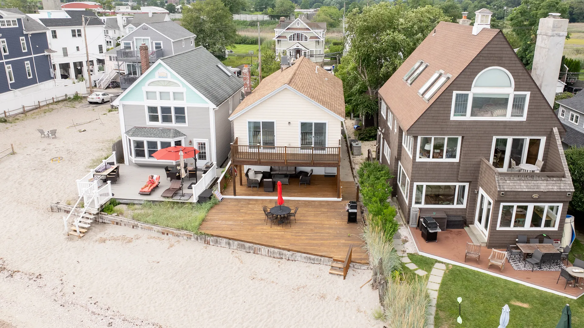 989 Fairfield Beach Road Photo 2