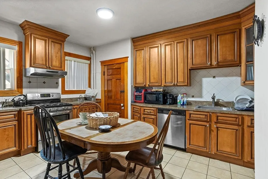 7 Brenton St Photo 9
