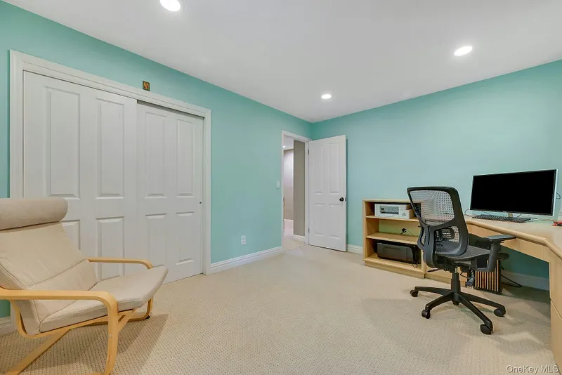 19 York Drive Photo 32