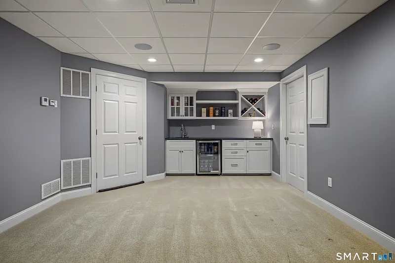61 Lenox Road Photo 31