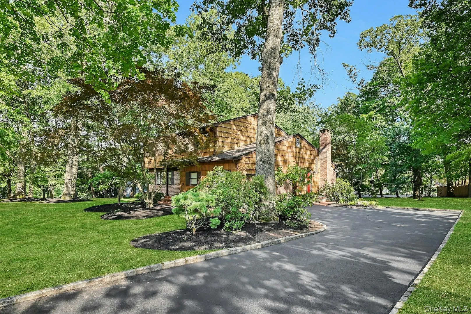 19 York Drive Photo 3