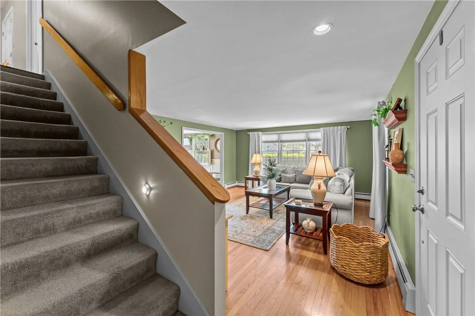 14 Wolcott Avenue Photo 24