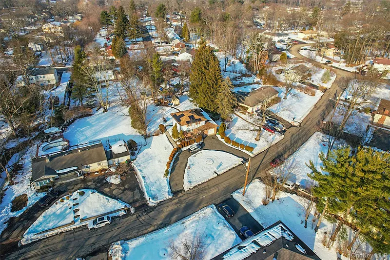 6 Merrick Lane Photo 3