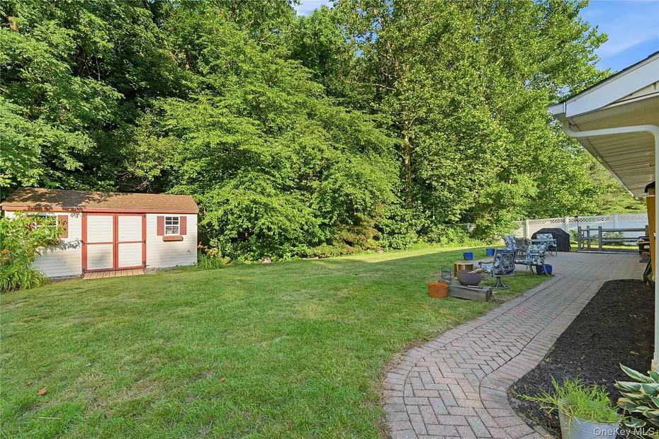 24 Lafayette Road Photo 19