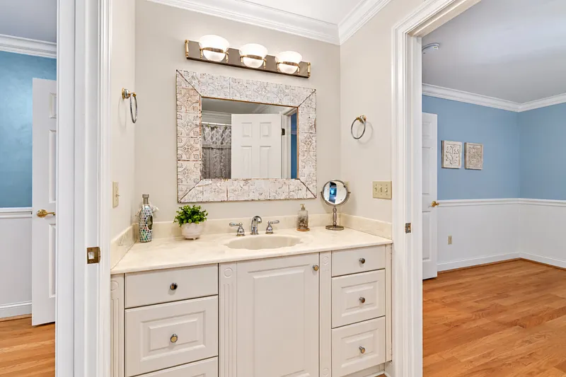 136 Long Lane Photo 30