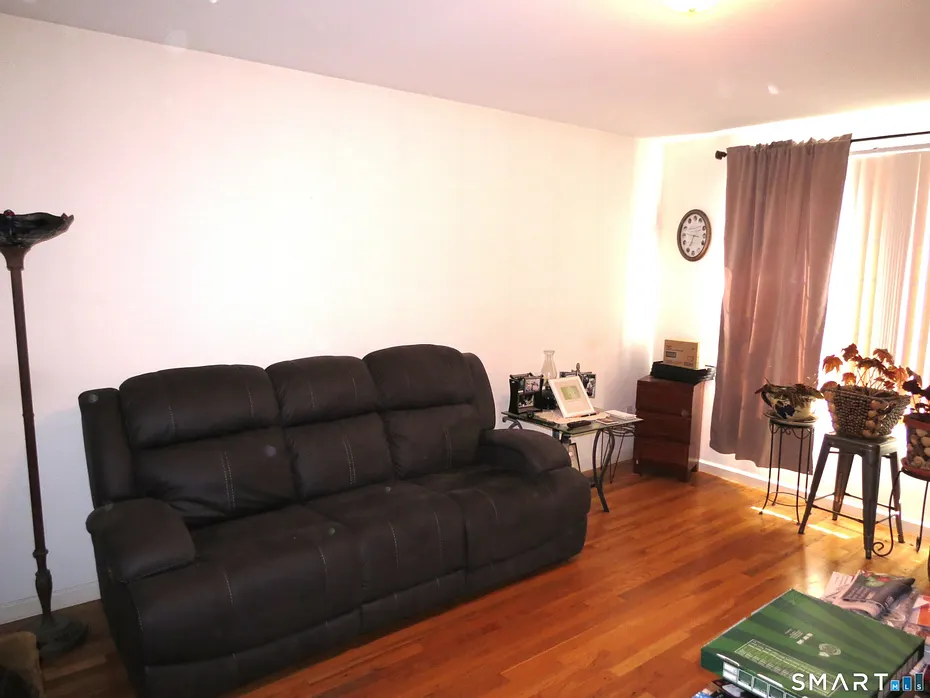 40 Charles Street Photo 15