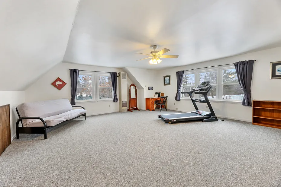 593 Lakeway Dr Photo 36