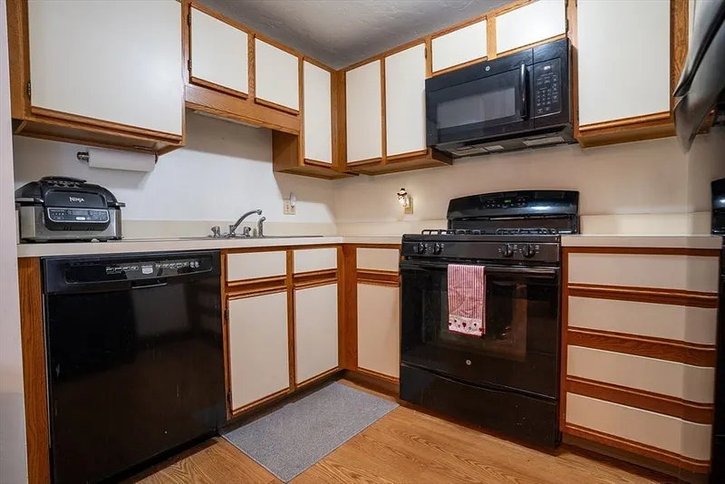 144 Hart St  #44 Photo 7
