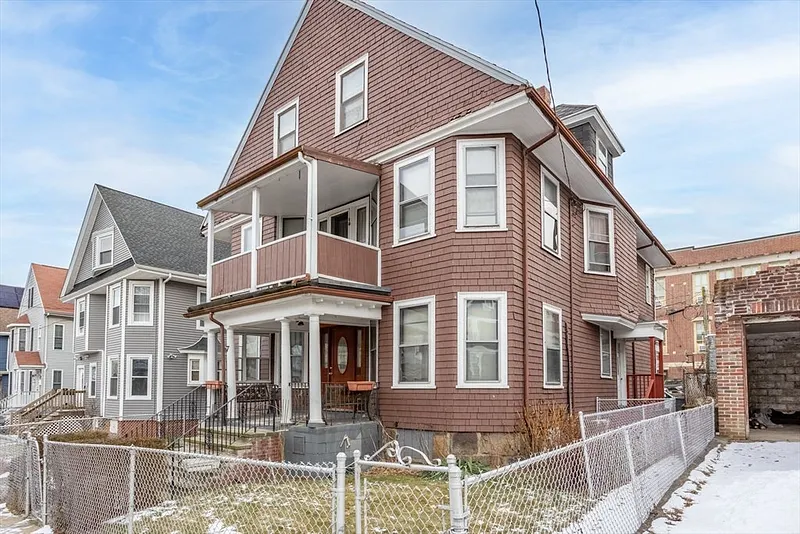 7 Brenton St Photo 2